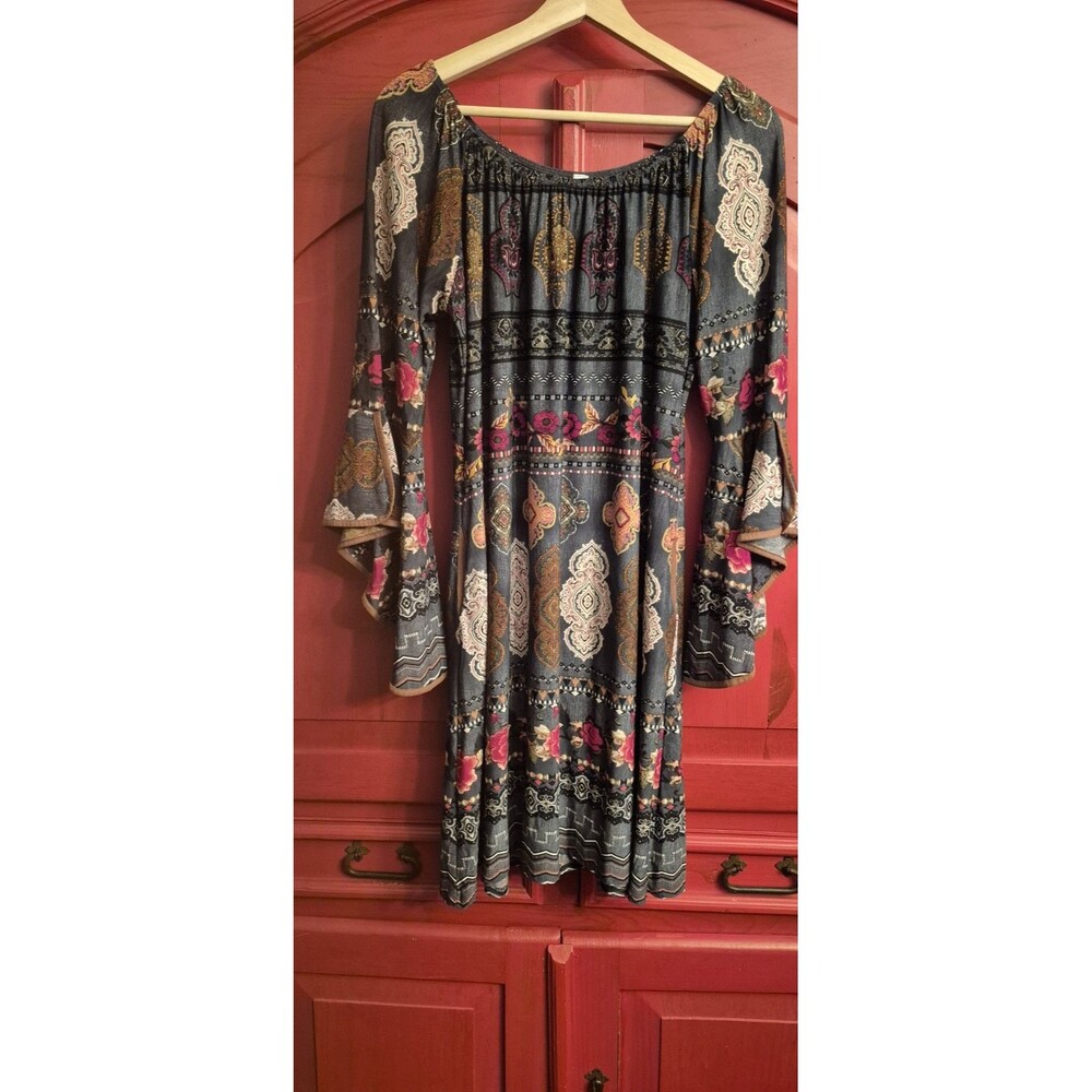 Paisley Grace Size L (READ) BOHO Bell Sleeve Pattern Multicolor Soft Light EUC